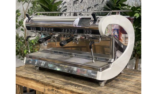 Espresso Machines Nuova Simonelli Aurelia Wave 