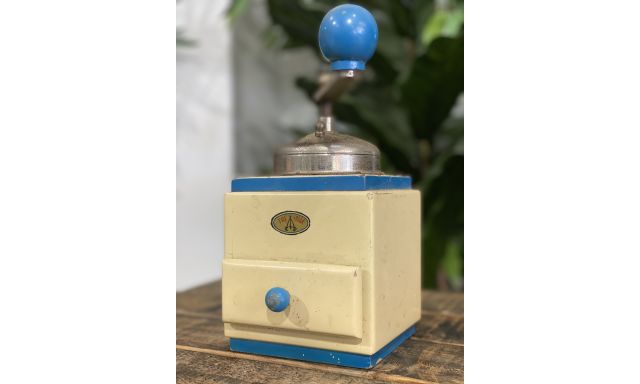 Vintage Equipment Trespade #64 1930s Tre Spade Wooden Hand Coffee Grinder 