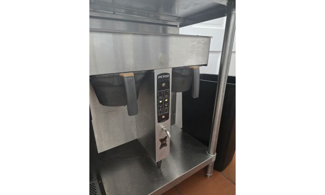 Filter Batch Brewers Fetco Fetco Extractor Series Twin 1 Gallon Coffee Brewer CBS-2042e E42016