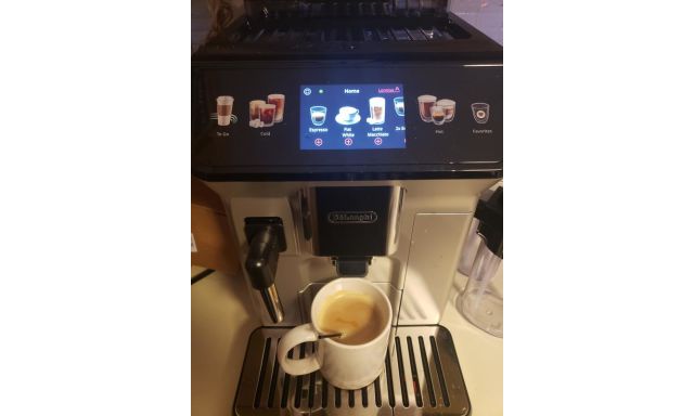 Espresso Machines Delonghi Eletta explore 